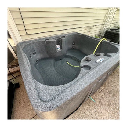 Portable 4-person hot tub